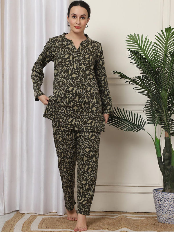 Women Winter Printed Green Kurti with Pajama (Set of 2)